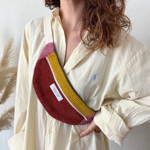 Mini banane en velours côtelé « l’essentielle »  100% personnalisable