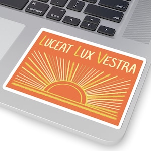 Luceat Lux Vestra laat uw licht schijnen Latijnse zin sticker, nerdy cadeau voor leraar bibliothecaris professor, lichte Academia laptop sticker