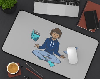 Mediterende Coder Girl Programmeur Bureaumat