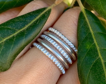 Scratched aluminum band ring. Handmade ring. Hypoallergenic, nickel free. Customizable jewel. Handmade Aluminum jewelry.
