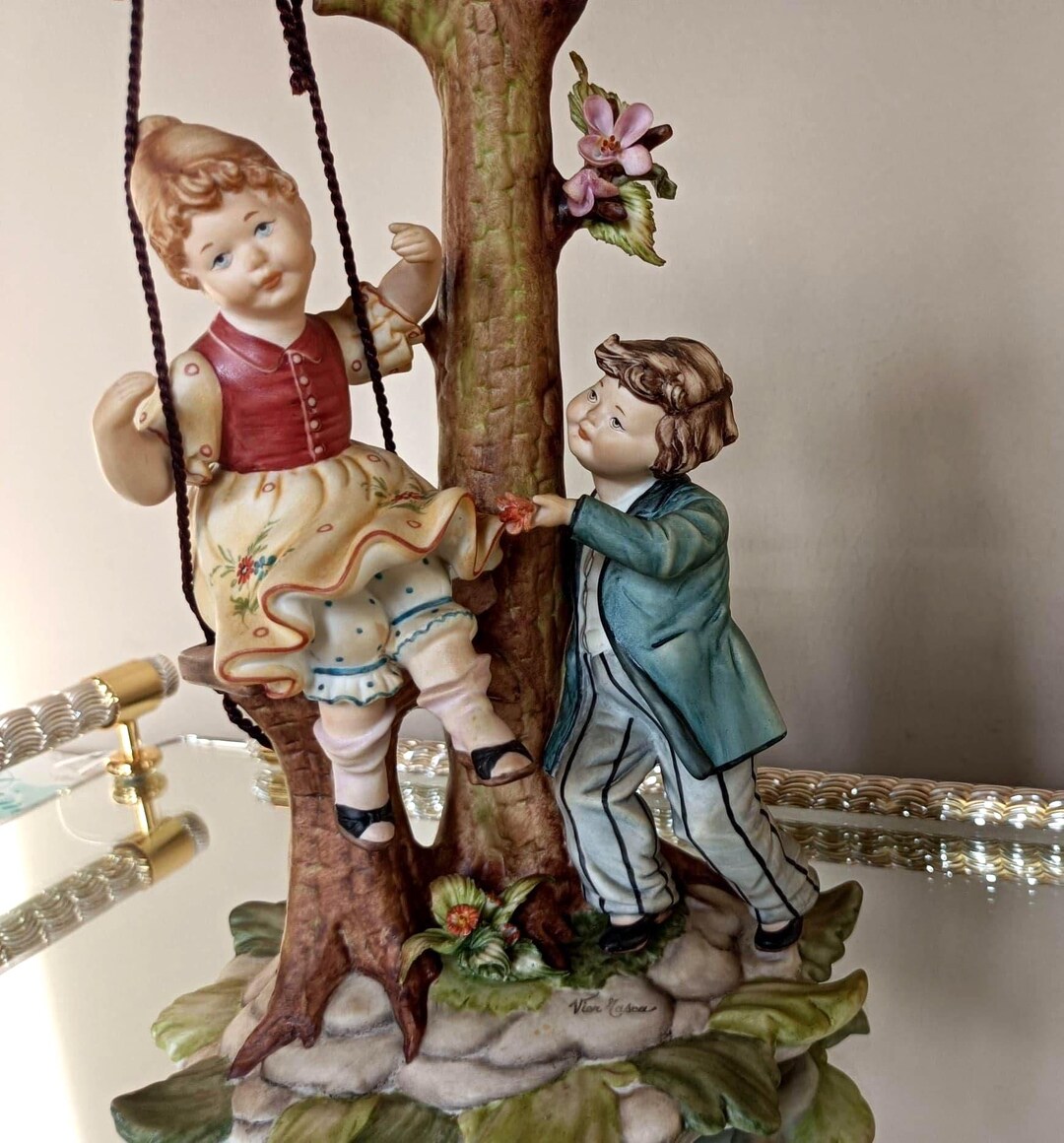 コレクション CAPODIMONTE Vintage Capodimonte Porcelain Figurine ''children on Swing' by