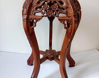 Suporte para plantas vintage chinês em madeira de jacarandá esculpida à mão com incrustações de mármore. Altura: 60 cm