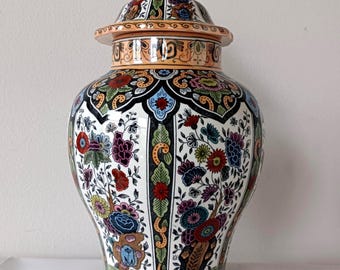 Petrus Regout Maastricht (Holanda) Vaso com tampa policromada (De Sphinx) - Vaso floral de 13 polegadas.