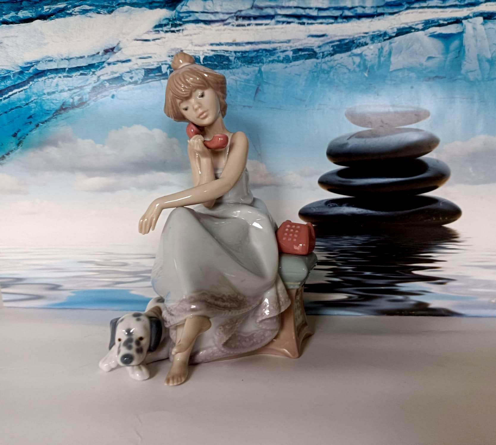 Lladro 電話をかける少女像 S466 Lladro Girl on Phone - Etsy
