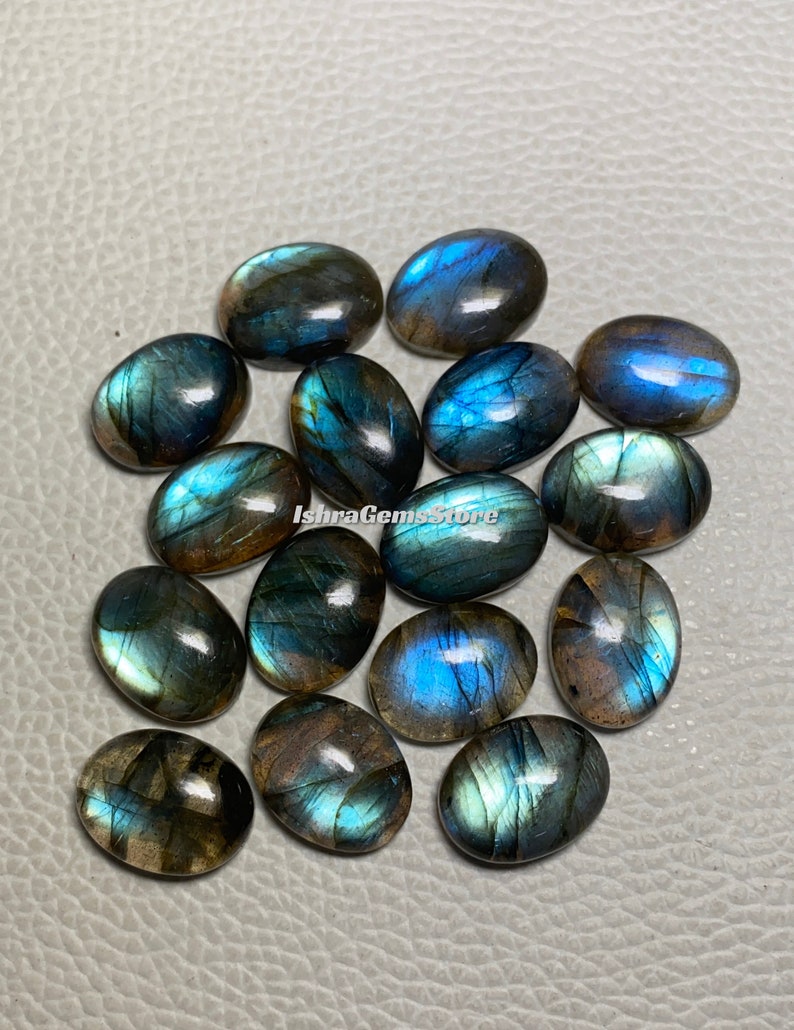 Pietra preziosa sciolta cabochon di forma ovale labradorite di qualità meravigliosa, dimensioni: 6x8 MM. 20x30MM. Bellissima labradorite blu fuoco per gioielli. immagine 5