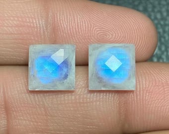 Pierre De Lune Arc-en-ciel Naturelle Facettée 2,30 Ct - Forme Poire Bleue Flashy