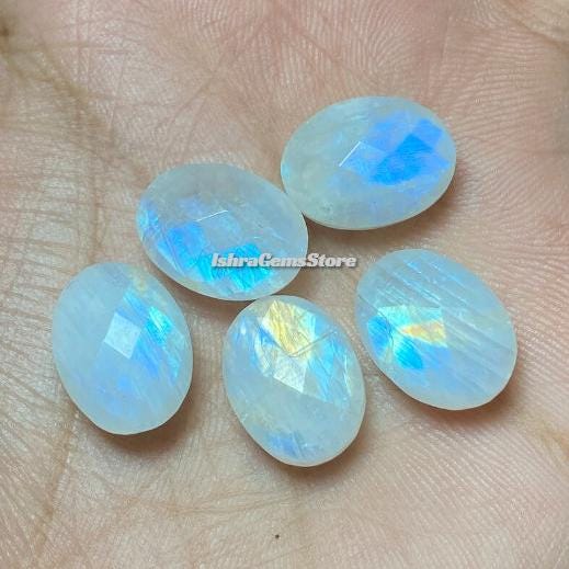 100%天然の希少ブルーファイアホワイトレインボームーンストーン