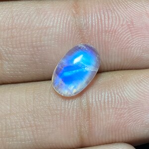 Fabulous ~~~ Clean Blue Fire White Rainbow Moonstone Oval Shape Cabochon Size - 7x11x4 MM. At Very Reasonable Price Loose Gemstone.!!