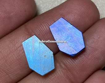 Wow ~ Labradorite de feu bleue, lot de 2 cabochons de polissage à la main des deux côtés, à plat, en vrac, taille des pierres précieuses - 10 x 14 mm. Forme fantaisie pour la fabrication de tous les bijoux.