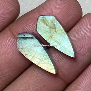 Vibrant Labradorite Gemstone in Kite Shape - Perfect for Jewellery Making - Various Sizes Available - 8x20 - 10x30 MM Double-Sided Flat