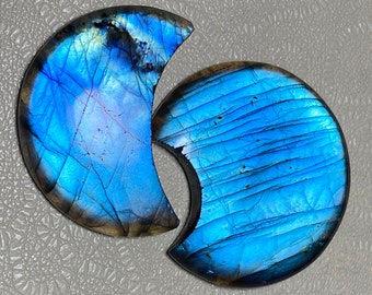 Créateur ~ Cabochon de labradorite bleu flashy, mélange de vernis lisse, taille et forme de lune, pierres précieuses en vrac, lot de 2 pièces, idéal pour fabriquer tous les bijoux.
