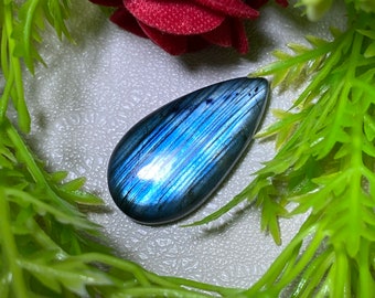Attrayant ~ Cabochon de labradorite bleu flashy en forme de poire, taille de pierre précieuse - 16,50 x 31 x 6,50 mm. Au prix de gros pour la fabrication de bijoux. !!