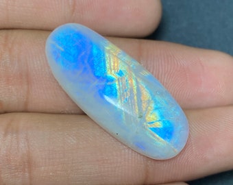 Incroyable !!! Cabochon de pierre de lune arc-en-ciel bleu blanc flashy, poli à la main, pierre précieuse en vrac. 15,50 x 36,50 x 7 mm. Forme ovale pour la fabrication de tous les bijoux.