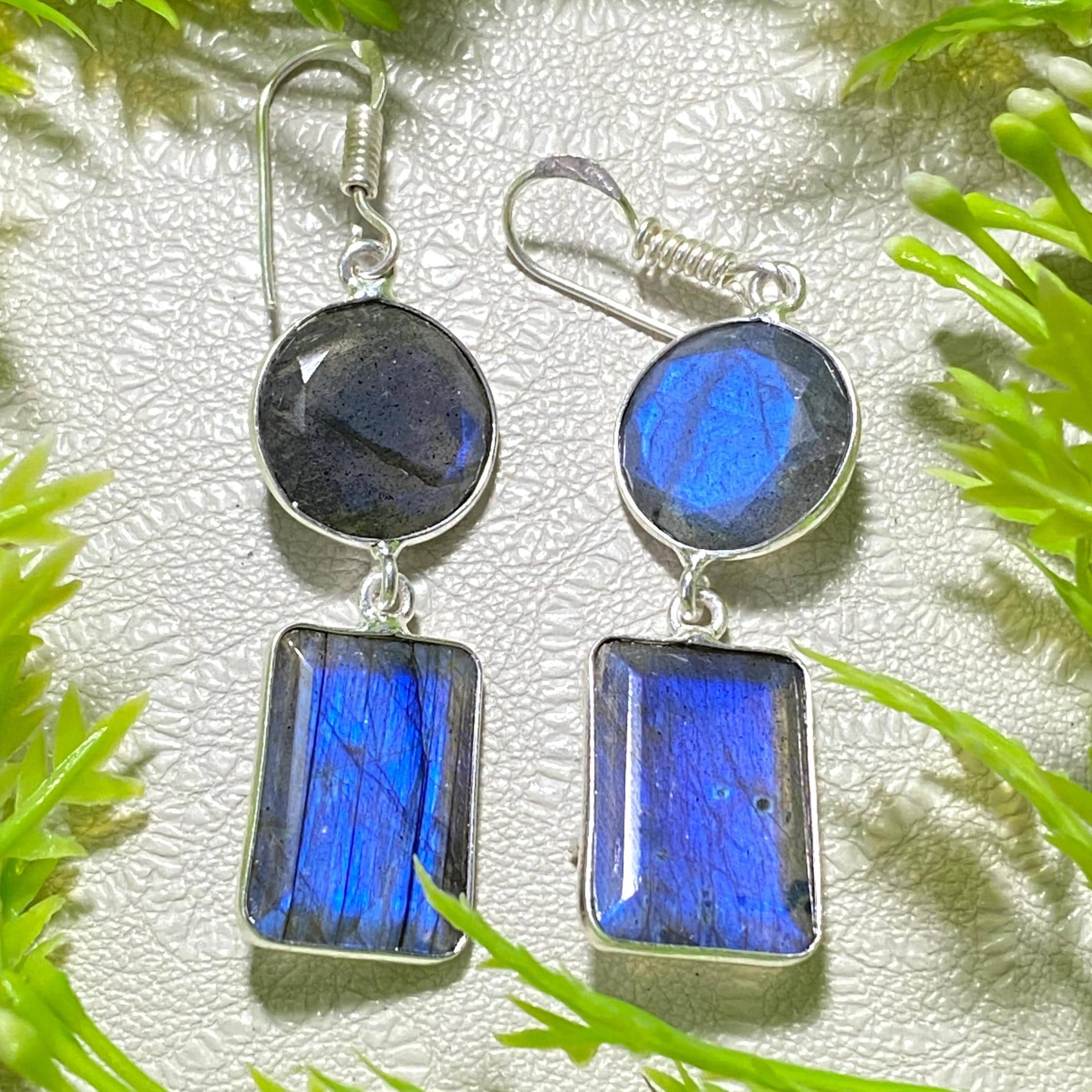 Incredibile scultura in pietra preziosa blu labradorite - Catawiki