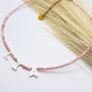 Collar con nombre personalizado de piedra preciosa rosa con nácar, collar con nombre personalizado