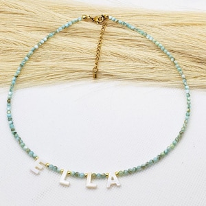 Colar com nome e contas verde menta, colar com nome personalizado, colar com nome e letras de madrepérola, colar com contas, presente para ela