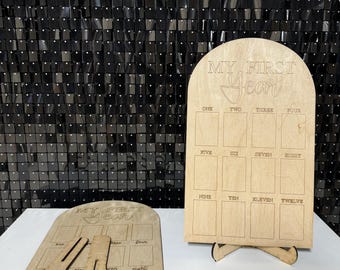 Tablero de fotos del primer año del bebé hecho a mano: Exhibidor de madera para hitos