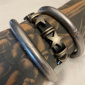 Biker Goth Punk Tattoo glam rock n roll vegan leather buckle four star wristband cuff bangle bracelet gender neutral tattoo metal Valentine zdjęcie 3