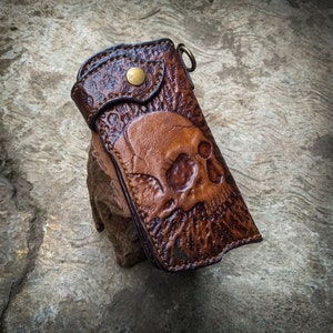 Cartera de cuero con forma de calavera Cartera de motociclista con esqueleto espeluznante de monstruo Cartera de cuero de motocicleta Cartera de calavera tallada Cartera larga con herramientas Regalos para padre