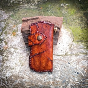 Cartera de cuero para motociclista hecha a mano, regalo único para motociclistas, cartera de cuero repujado, cartera larga única para hombres, cartera marrón con cremallera de camionero tallada