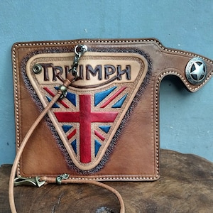 Cartera de motociclista de cuero tallado, cartera larga de cuero para hombre, cartera con cadena de motorista labrada, regalo para él, cartera de cuero plegable con cremallera hecha a mano, regalos
