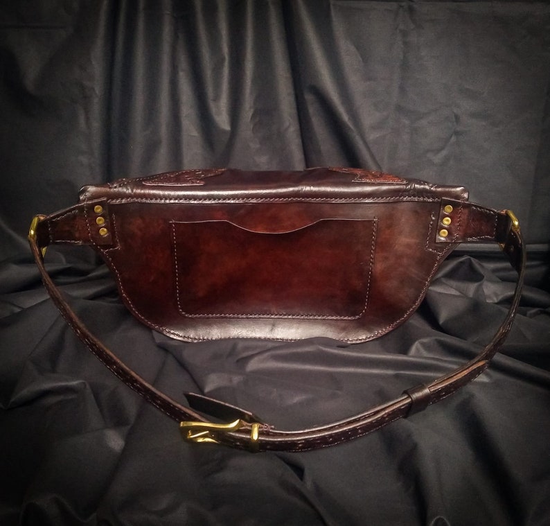 Leather Carved Brown Custom Waist Bag, Tooled Fanny Pack for Men, Leather Brown Biker Crossbody Bag, Bum Bag Handmade Leather Sling Bag zdjęcie 6