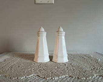 Saleros y pimenteros blancos Pfaltzgraff Heritage