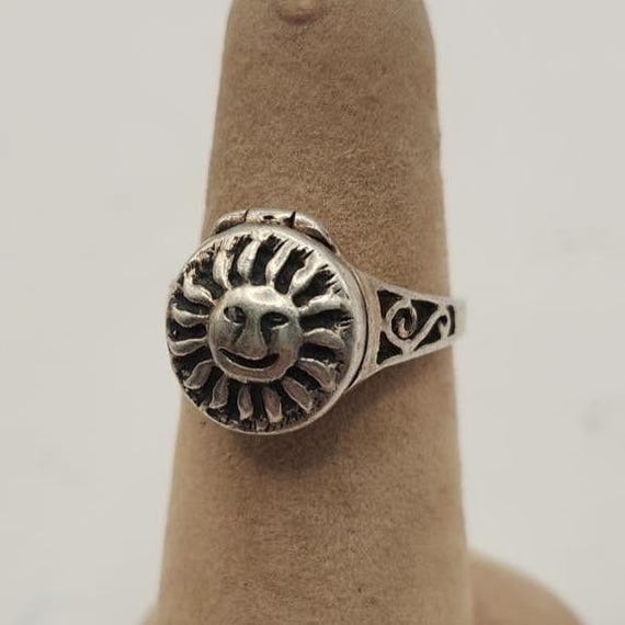 Sterling Silver Sun Face Poison Ring Flip Top Locket Box Size 6