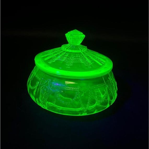 Vintage Hocking Glass Green Uranium Vaseline Glass Princess Pattern Covered Candy Dish