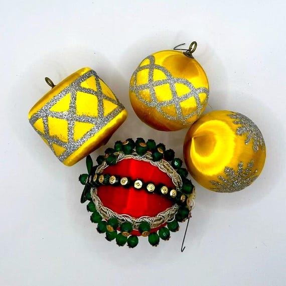 Vintage 1960's Christmas Xmas Push Pin Ornaments - Set of 4