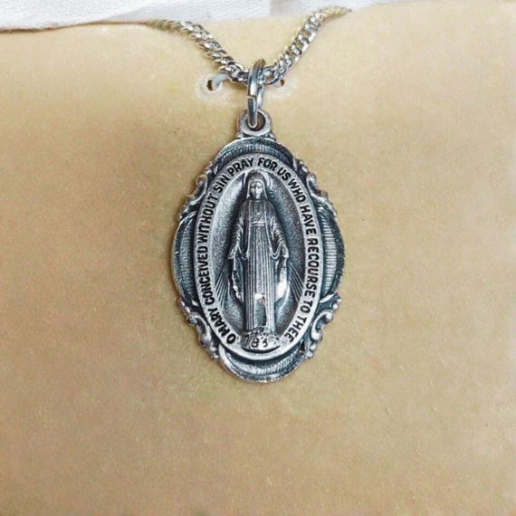 Creed Sterling Miraculous Medal Necklace Scalloped Oval Pendant