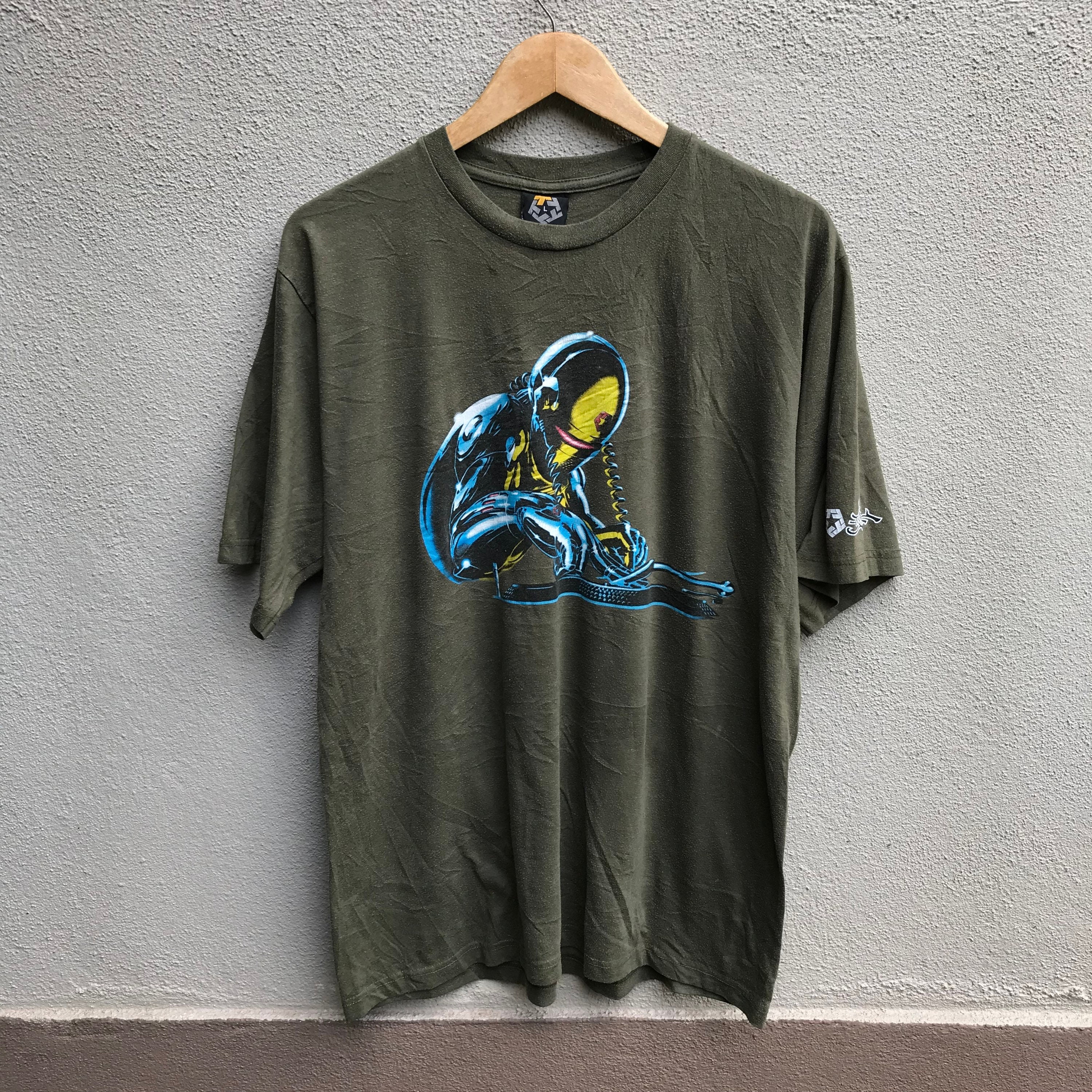 90s Tribal Gear Tee - Etsy