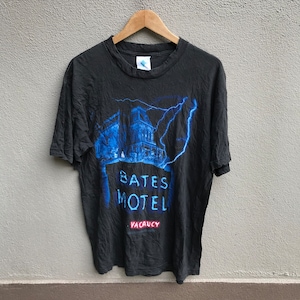 Vintage 90s BATES MOTEL horror movie tee