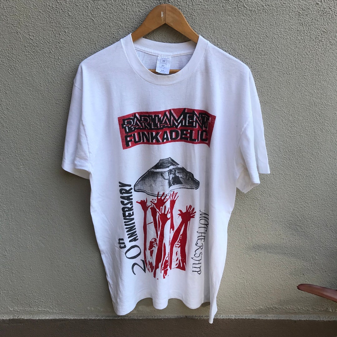 PARLIAMENT / FUNKADELIC バンTEE TOUR 76 il_1080xN.5999960967_isfr.jpg