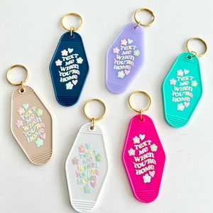 Text Me When You&#39;re Home Keychain| Cute Retro Motel Keychains| Vintage Style Key Ring| Plastic Key Fobs| Best Friends Gift for Her|