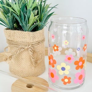 Retro Flowers Beer Can Glass| Retro Daisy Cup| Floral Iced Coffee Cup| Soda Glass Can| 16oz Glass Cup| Aesthetic Coffee Cup| Gift for Her