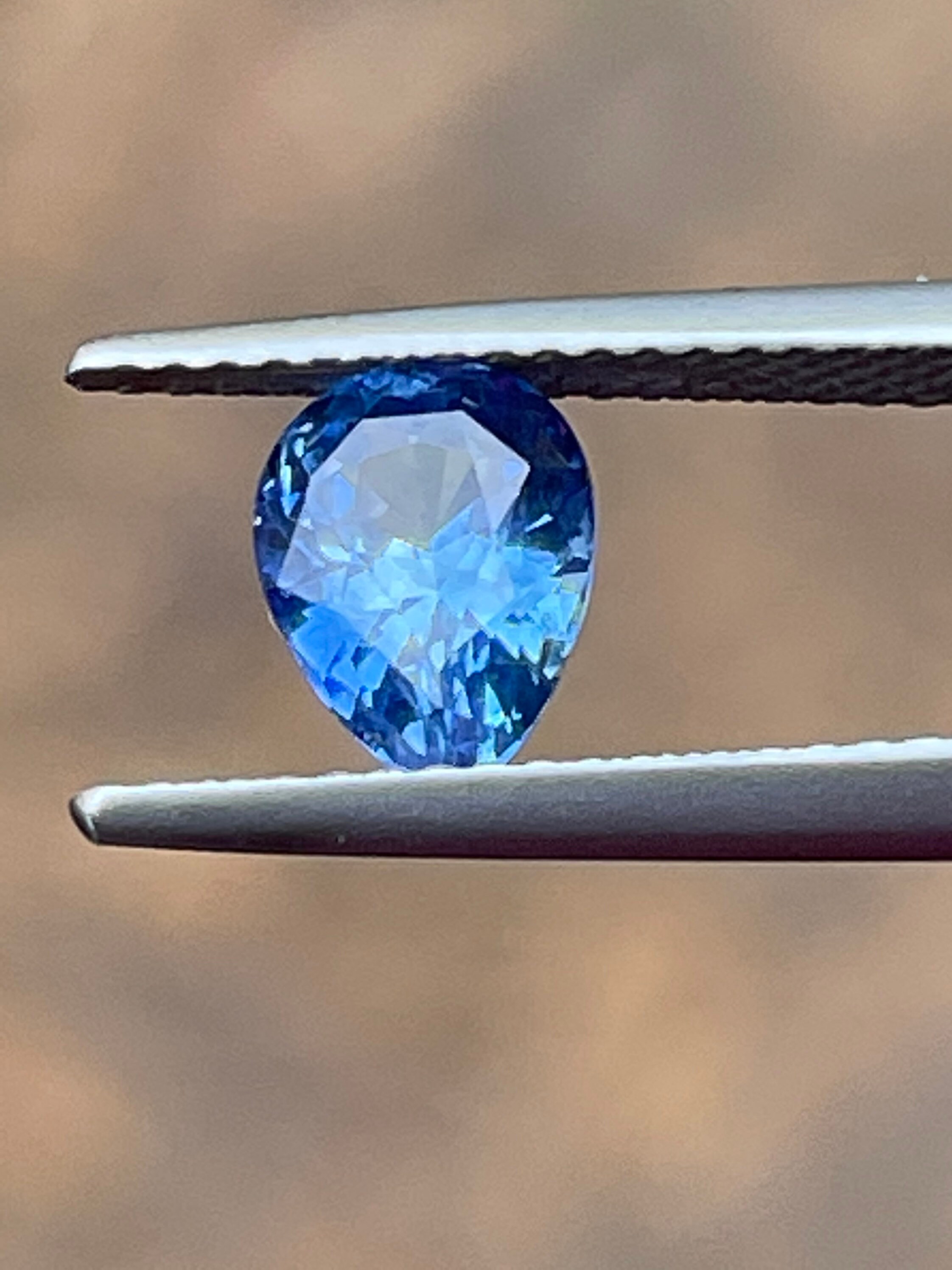 1.32 crts CGL Certified cornflower sapphire,unheated,Sirilanka 1.32 crts CGL Certified cornflower sapphire,unheated,Sirilanka