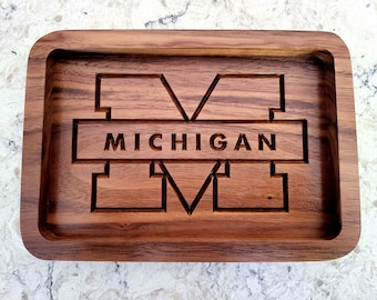 U of M - Walnut Catch Tray - Michigan Wolverine Engraved Wood Valet - Keys, Coins, Jewelry