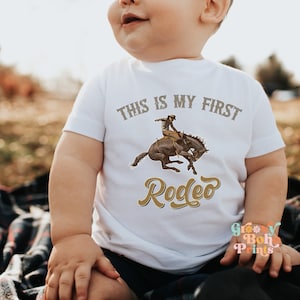 Meu primeiro aniversário de rodeio PNG, aniversário de cowboy png, primeiro aniversário de rodeio png, aniversário de faroeste, família combinando de rodeio, primeiro aniversário de rodeio PNG