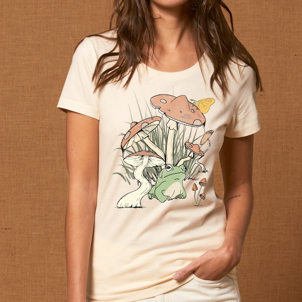 Magnifique illustration champignon avec grenouille et papillon, t-shirt Premium colorée pour les mamans et les amoureux de Cottagecore !