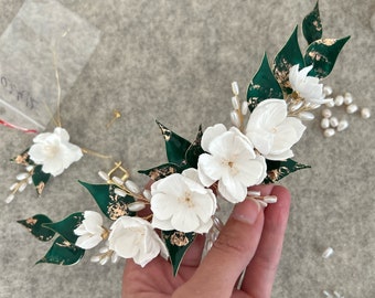 delicate floral bridal comb, ivory wedding headpiece, delicate bridal headpiece,green leaf headband,