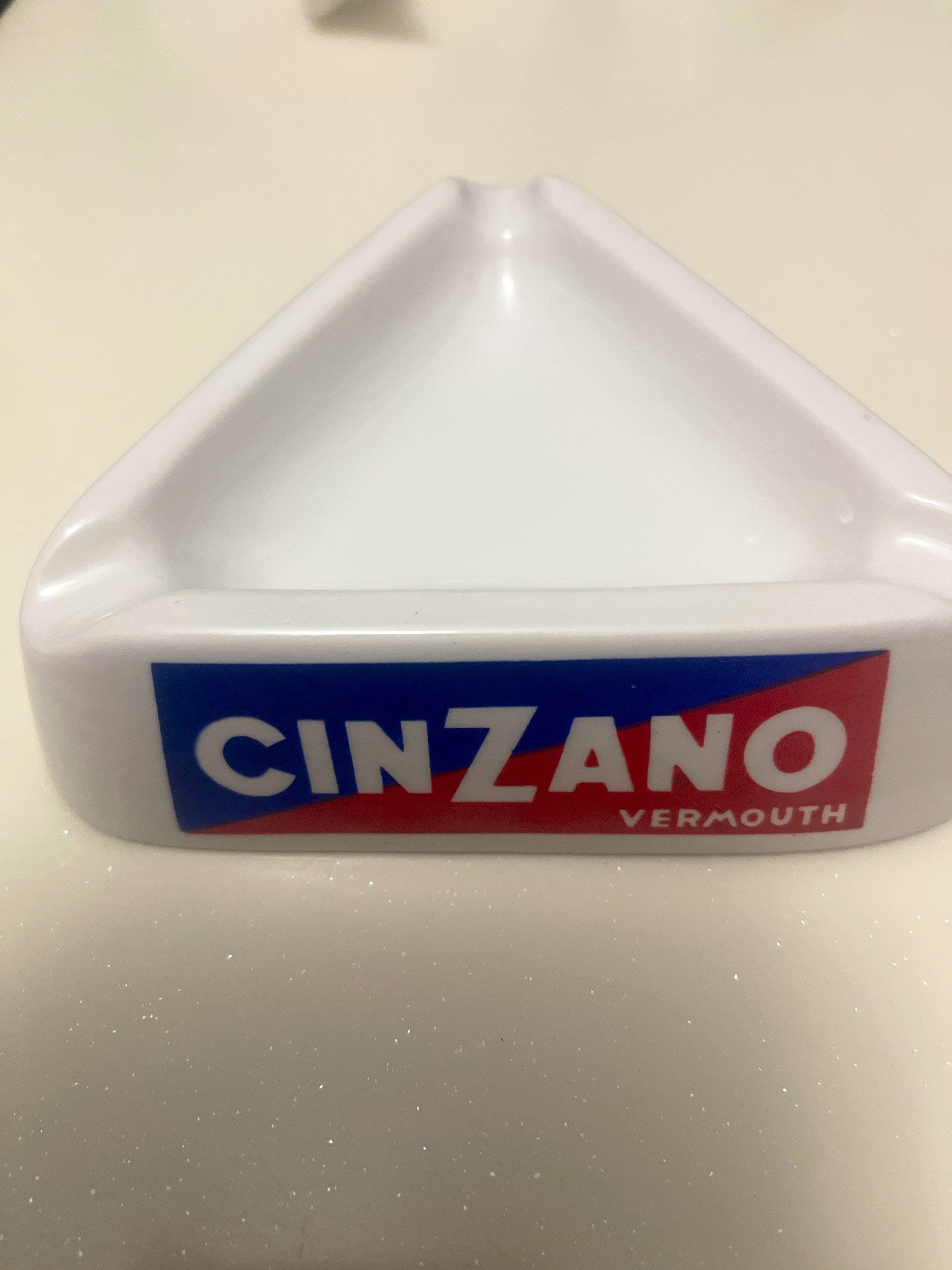 マルティニ　灰皿　MARTINI　 ランチア　フィアット　アルファロメオ CINZANO 灰皿 マルティニ フィアット ランチア アルファロメオ CINZANO