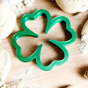 Four Leaf Clover Cookie Cutter - Multiple Sizes - St. Patricks Day Holiday Theme