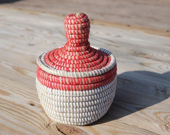 Colorful Handmade Seagrass Basket with Lid