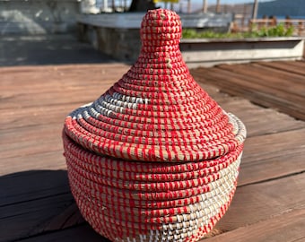 Colorful Handmade Seagrass Basket with Lid