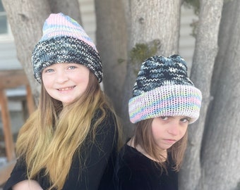 Gorros tejidos inspirados en el miércoles