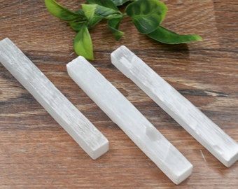 Bastoncini di tronchi curativi di selenite da 4", pietre preziose di guarigione di cristallo, piastre di lunga energia di selenite, pietra di cristalli, pietra con potenti proprietà curative