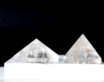 Crystal Quartz Healing pyramid~Meditation Clear Stone,Grid & Chakra Balancing, Spiritual Gift for Mindfulness Practice, Powerful Energy Grid