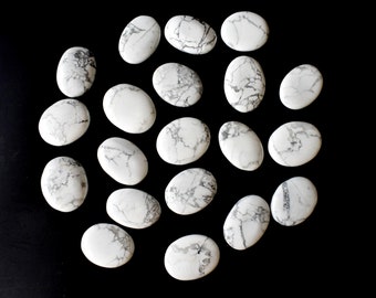 One (1) Howlite Worry Stone for crystal healing - Pocket Palm Stone, Crystal White Gemstones, Howlite Thumb Stones, Healing Howlite Stone