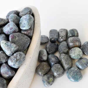 Ruby Kyanite Tumbled Stones A Grade Healing Crystals, Gemstone Natural Tumbled Stones in pack sizes of 1, 2, 3, 5 and 10 Pieces